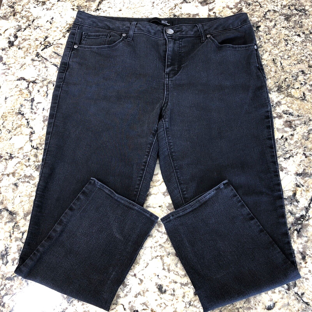 Size 12 X 23.5 1822 Denim Womens Capri Mid Rise Stretchy Black X